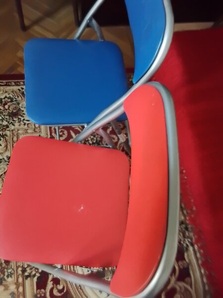 Vand scaune bucatarie,