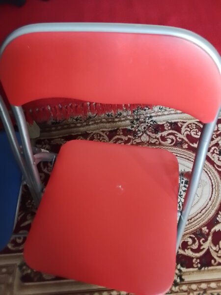 Vand scaune bucatarie,