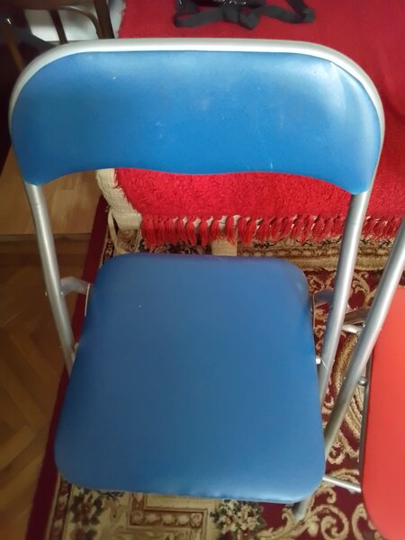 Vand scaune bucatarie,